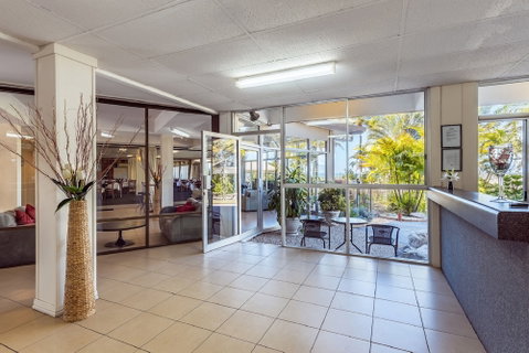 Camelot Motel - Accommodation in Surfers Paradise 1