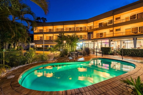 Camelot Motel - Accommodation in Surfers Paradise 2
