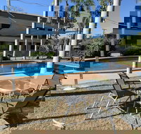 Pine Tree Motel - Accommodation in Surfers Paradise