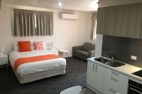 Sturt Motel - Accommodation in Surfers Paradise 0