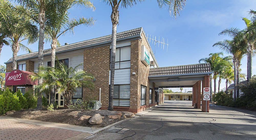  Accommodation in Surfers Paradise