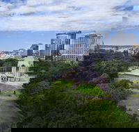 Hyde Park Inn - Accommodation in Surfers Paradise