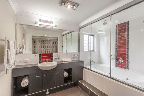 Platinum International - Accommodation in Surfers Paradise 3