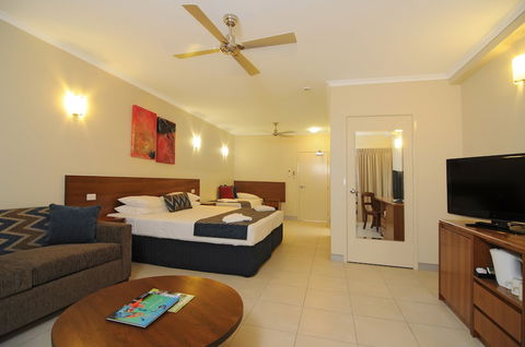 Cairns Queenslander Hotel & Apartments - Accommodation in Surfers Paradise 4