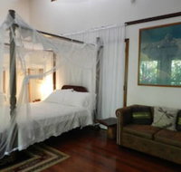 Oskars Rainforest Retreat - Accommodation in Surfers Paradise
