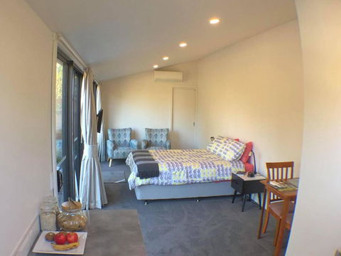 REBS BatB - Accommodation in Surfers Paradise 2