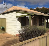 Away Cottages Broken Hill - Accommodation in Surfers Paradise