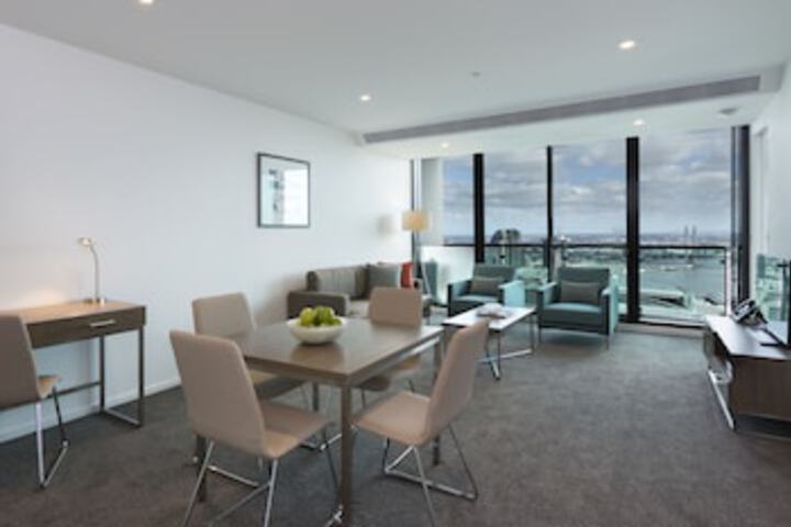 Melbourne VIC Accommodation in Surfers Paradise