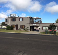 Warwick Vines Motel - Accommodation in Surfers Paradise