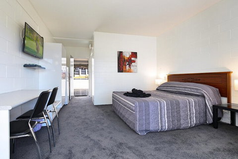 Aaron Motel - Accommodation in Surfers Paradise 3