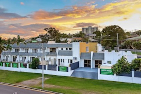 Aaron Motel - Accommodation in Surfers Paradise 0