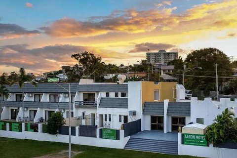 Aaron Motel - Accommodation in Surfers Paradise 1