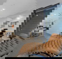 All on Flinders - Accommodation in Surfers Paradise