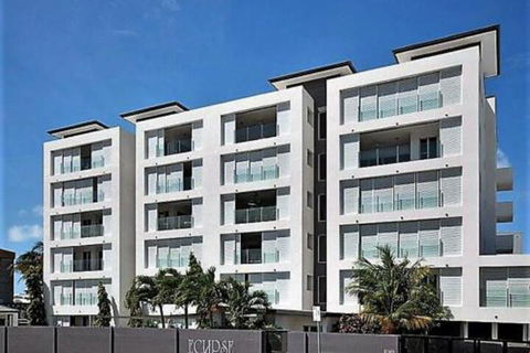 Inner City Granny Flat - Accommodation in Surfers Paradise 4