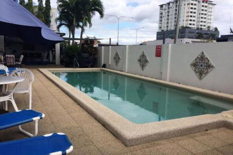 Inner City Granny Flat - Accommodation in Surfers Paradise 5