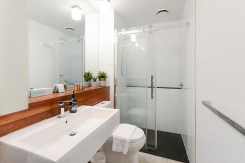 Canvas Suites On Russell Place - Accommodation in Surfers Paradise 3