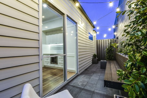 Aloha Luxury Central Apartments - Accommodation in Surfers Paradise 5