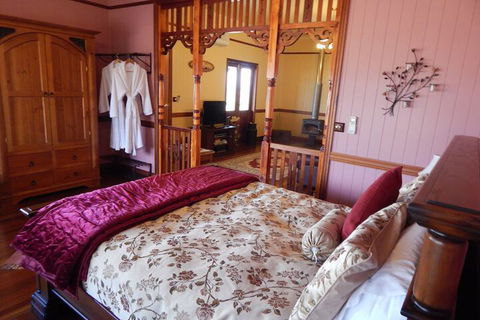 R On The Downs BnB & Spa Cottages - Accommodation in Surfers Paradise 4