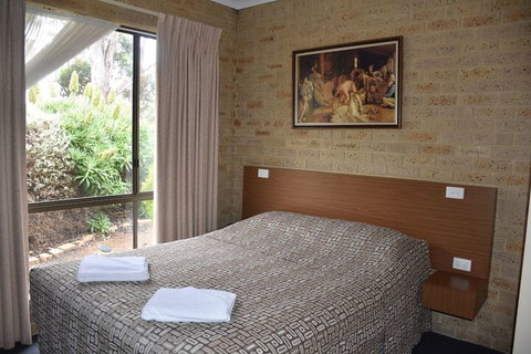 Valley Views Motel & Chalets - Accommodation in Surfers Paradise 3