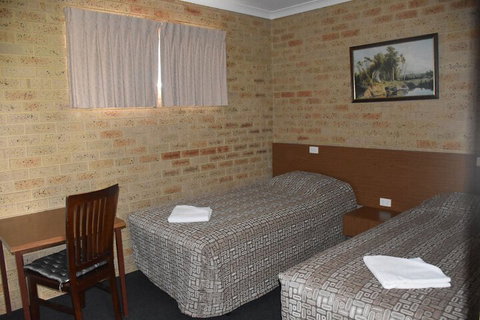 Valley Views Motel & Chalets - Accommodation in Surfers Paradise 5