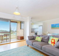 Beachside Bliss 12 Kingsway - Accommodation in Surfers Paradise