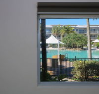 Lagoon Pool 2 Bedroom Spa Suite - Accommodation in Surfers Paradise