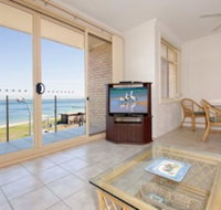 2 Bedroom Apartment Little Hut Unit 3 20 Kurrawa Close - Accommodation in Surfers Paradise