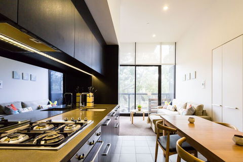 GEORGE, 1BDR North Melbourne Apartment - Accommodation in Surfers Paradise 4