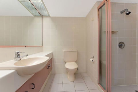 Cairns Oceanview At 181 The Esplanade (6) - Accommodation in Surfers Paradise 2
