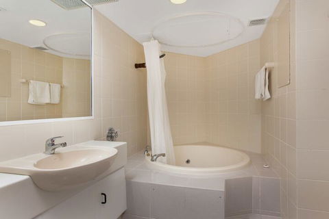 Cairns Oceanview At 181 The Esplanade (6) - Accommodation in Surfers Paradise 6