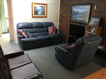 Kalamunda 2 - Accommodation in Surfers Paradise 0