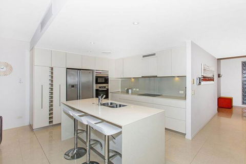 KINGSCLIFF OCEAN FRONT TERRACE 4 - Accommodation in Surfers Paradise 4