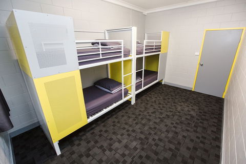 Mad Monkey Backpackers Village - Accommodation in Surfers Paradise 5