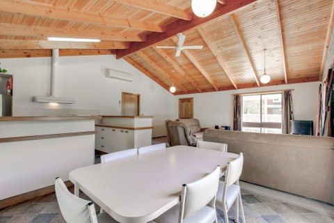 Deppelers - Accommodation in Surfers Paradise 2