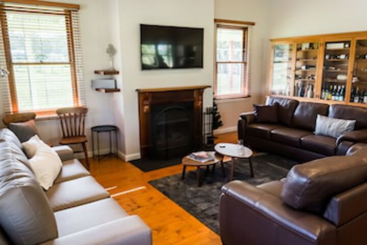 Bellbird NSW Accommodation in Surfers Paradise