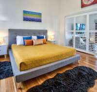 Heliconia 10 Newly Renovated House - Accommodation in Surfers Paradise