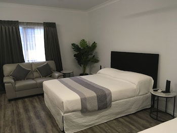 Escape On Lake - Accommodation in Surfers Paradise 2