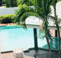 Crazy About Cairns Resort Living 6 Bedrooms - Accommodation in Surfers Paradise