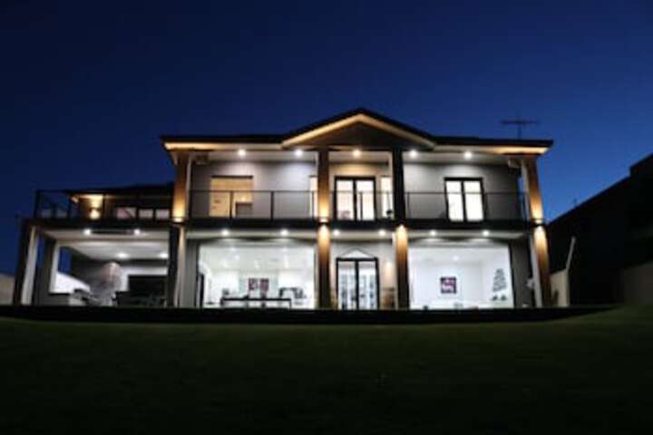 White Sands SA Accommodation in Surfers Paradise