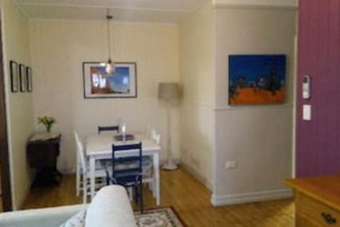 Boonah Cottage - Accommodation in Surfers Paradise 4