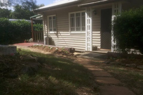 Boonah Cottage - Accommodation in Surfers Paradise 1