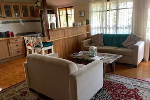 Boonah Cottage - Accommodation in Surfers Paradise 0