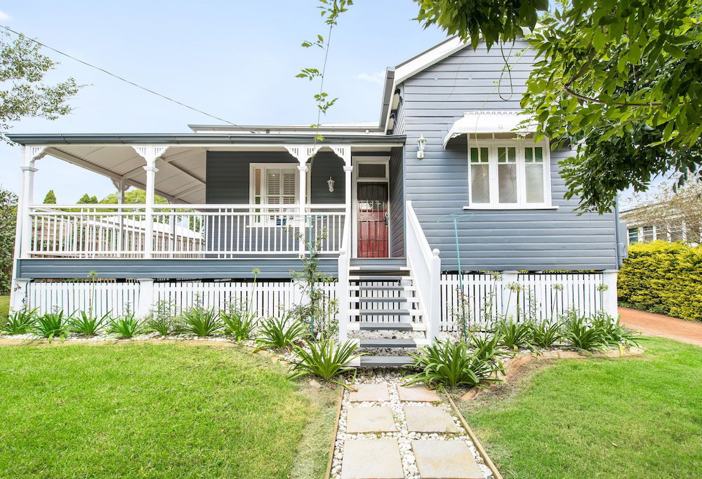 Stalworth QLD Accommodation in Surfers Paradise