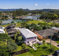 A PERFECT STAY Sunset Beach Summer Breeze - Accommodation in Surfers Paradise