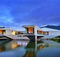 Alkira Award Winning Luxury Holiday Home - Accommodation in Surfers Paradise