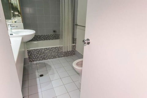 North Shore Towers - Accommodation in Surfers Paradise 5