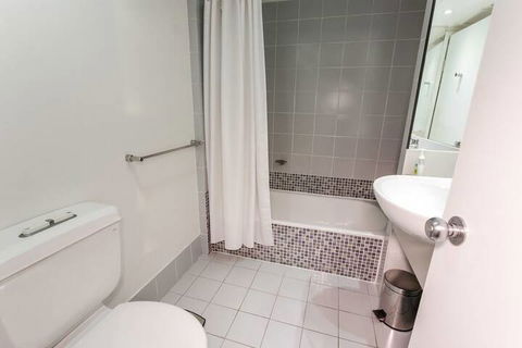 North Shore Towers - Accommodation in Surfers Paradise 6