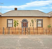 Robinson Cottage - Accommodation in Surfers Paradise