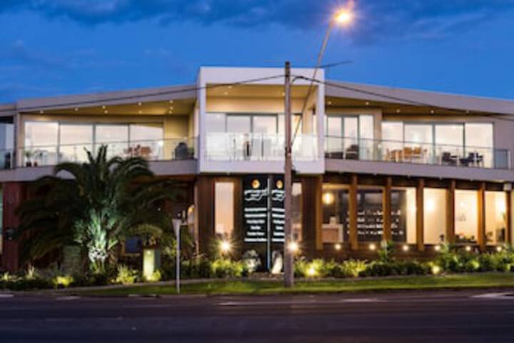  Accommodation in Surfers Paradise