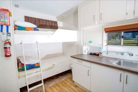 Reflections Holiday Parks Shaws Bay - Accommodation in Surfers Paradise 3